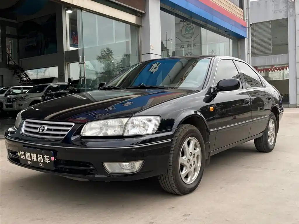 Toyota Camry 2001 — фото 2