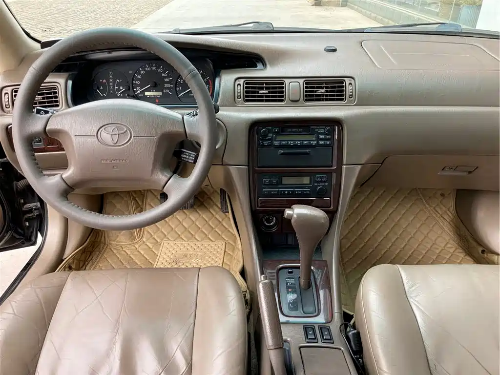 Toyota Camry 2001 — фото 10