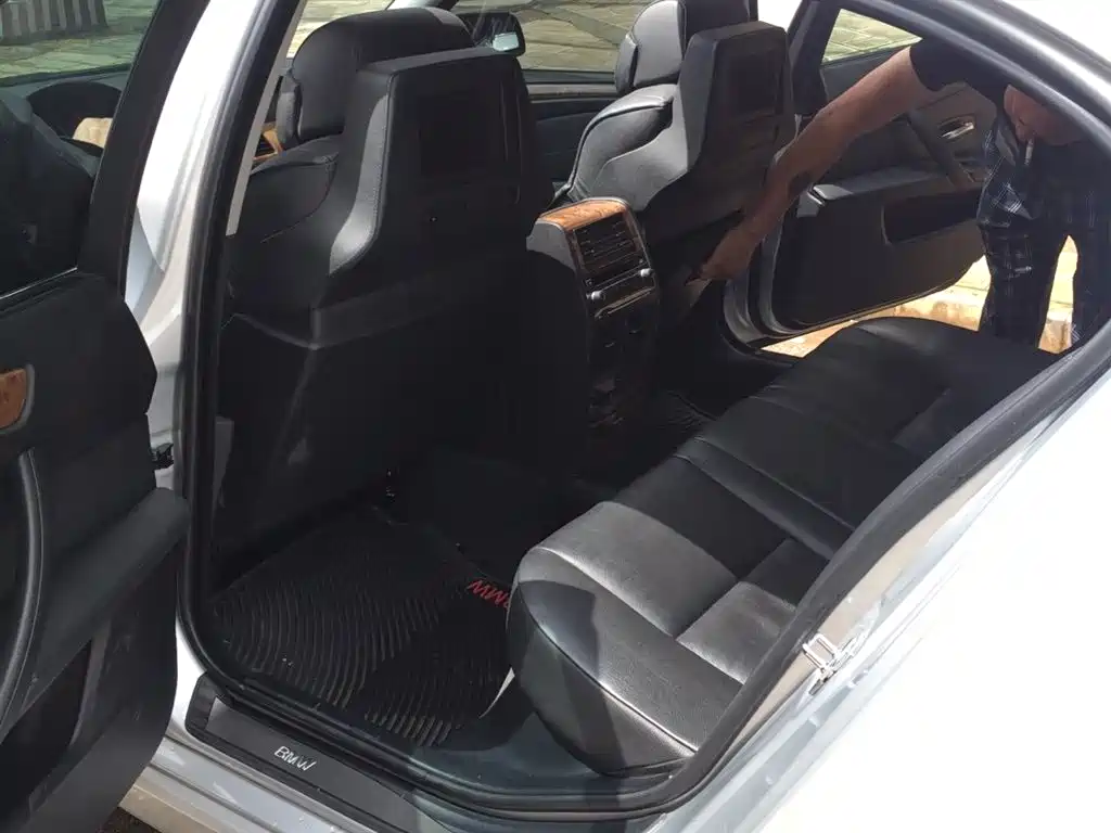 BMW 5 Series 2008 — фото 11