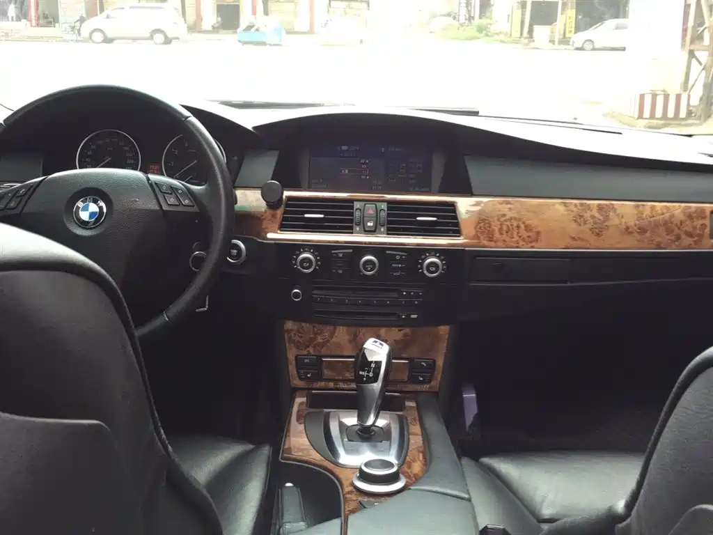 BMW 5 Series 2008 — фото 10