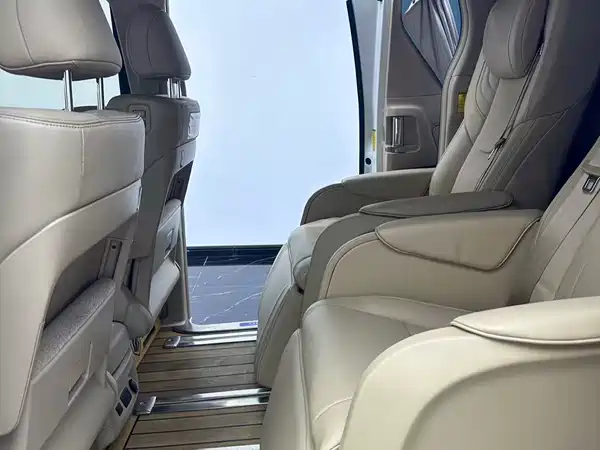 Toyota Alphard 2012