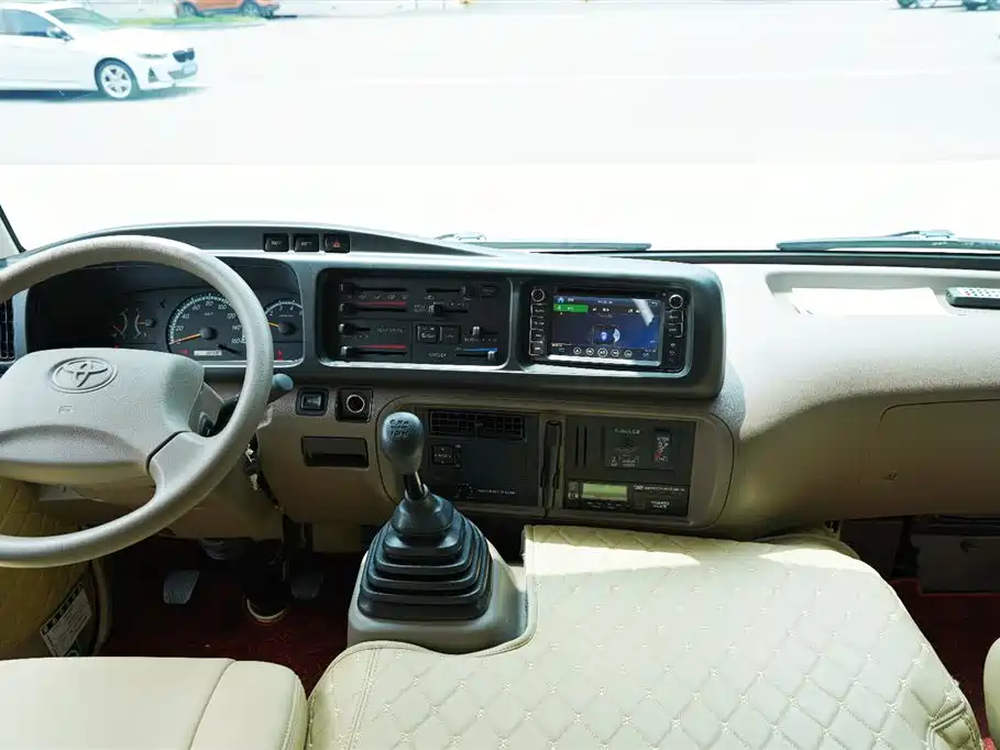 Toyota Coaster 2020 — фото 10