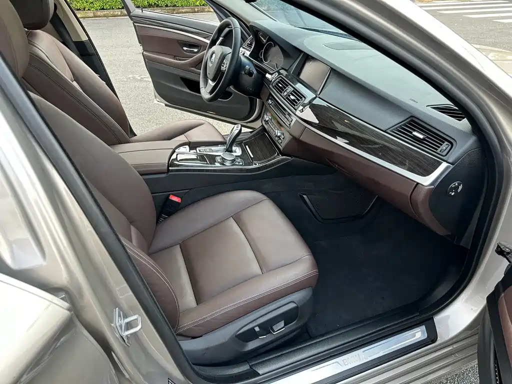 BMW 5 Series 2014 — фото 9