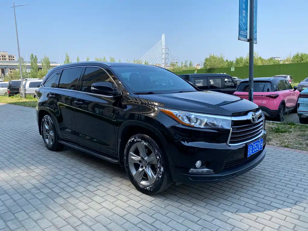 Toyota Highlander 2017 — фото 3