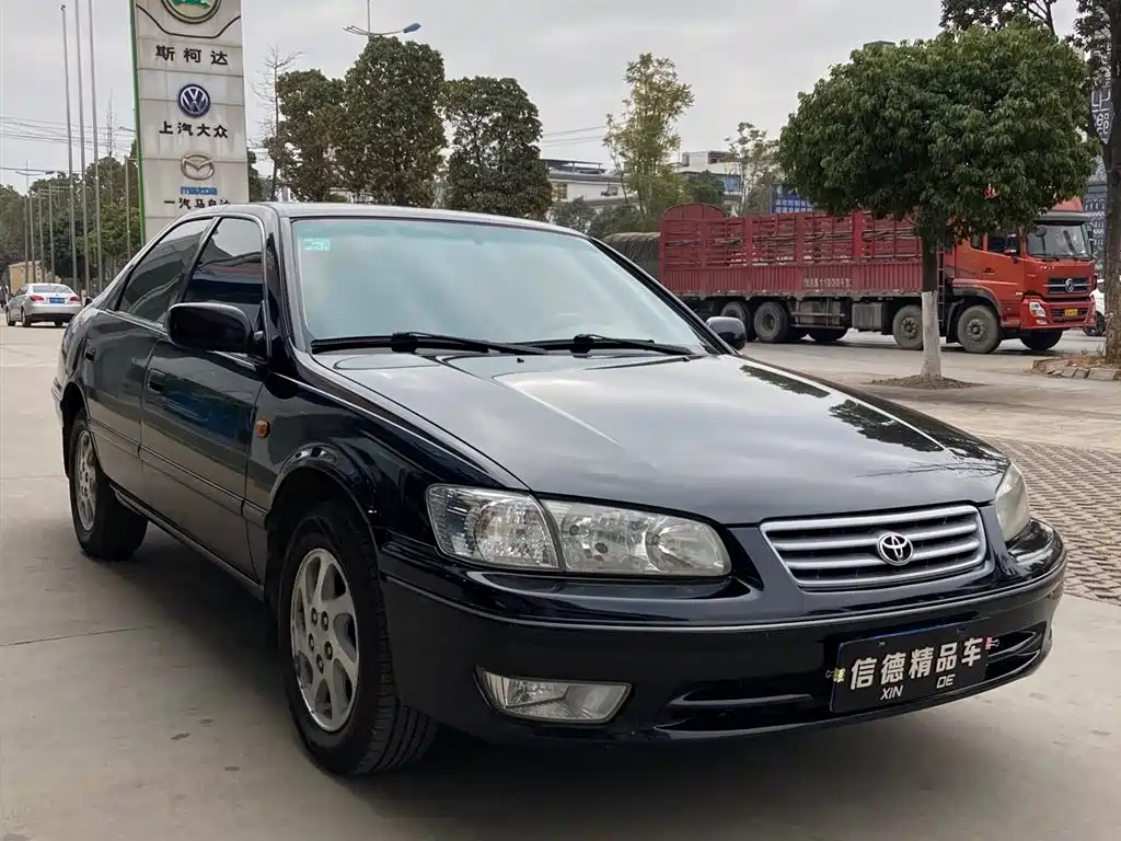 Toyota Camry 2001 — фото 3