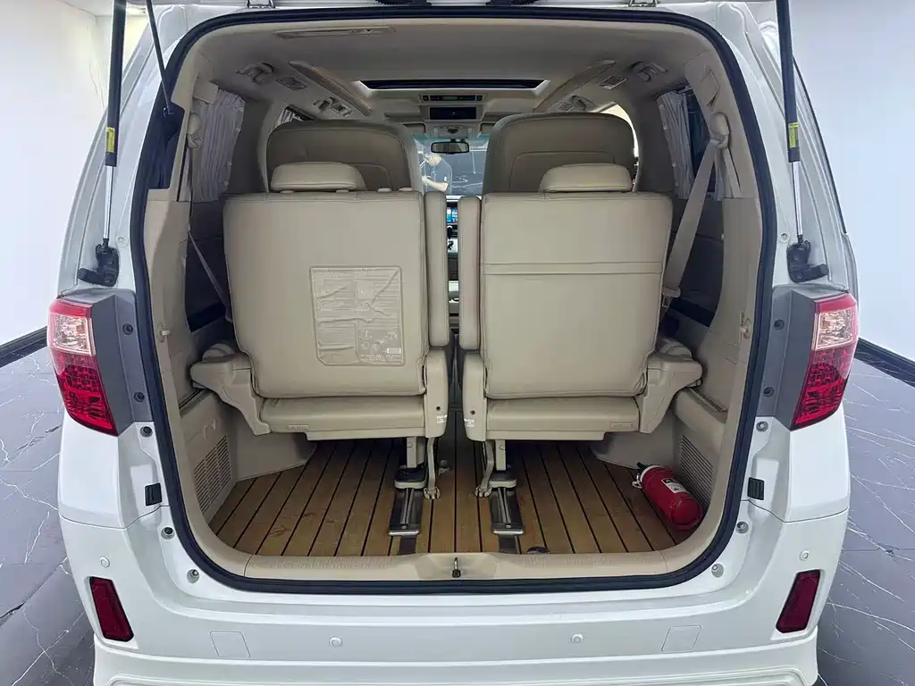 Toyota Alphard 2015 — фото 13