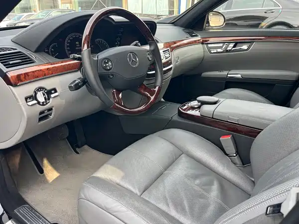 Mercedes-Benz S-Class 2004