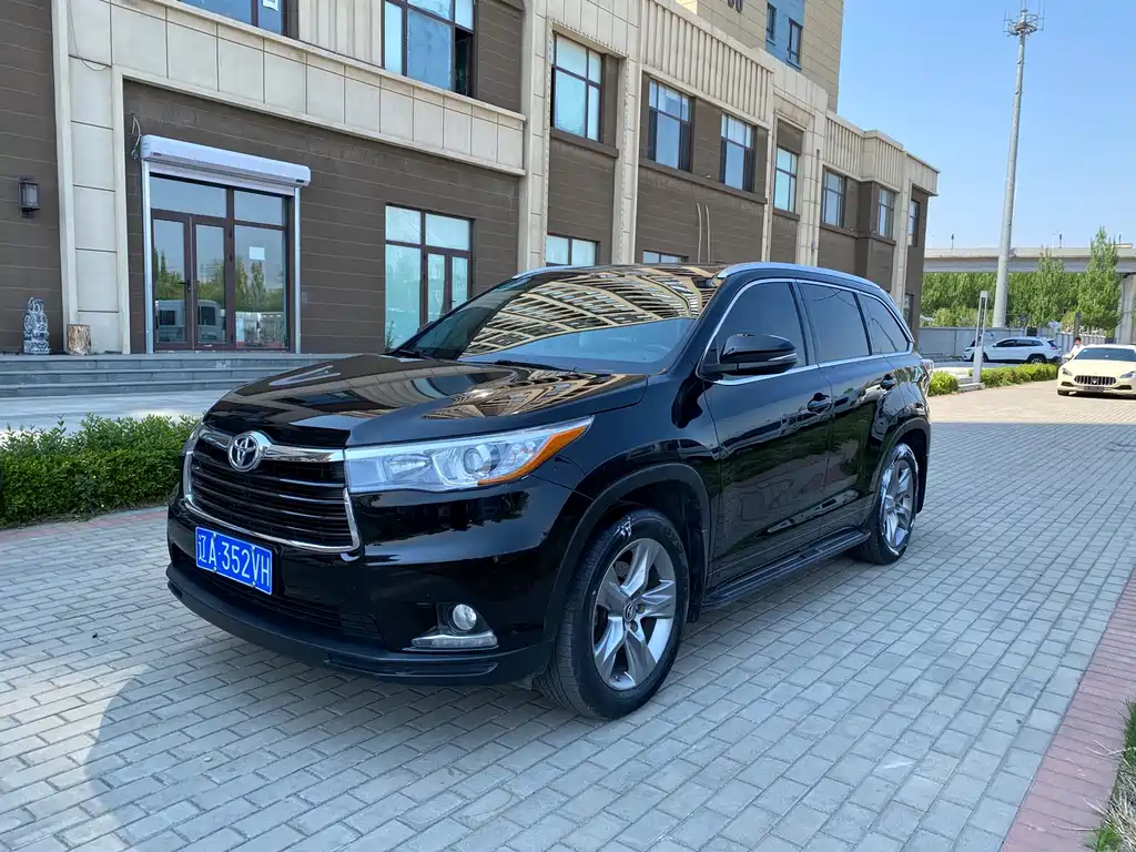 Toyota Highlander 2017 — фото 2