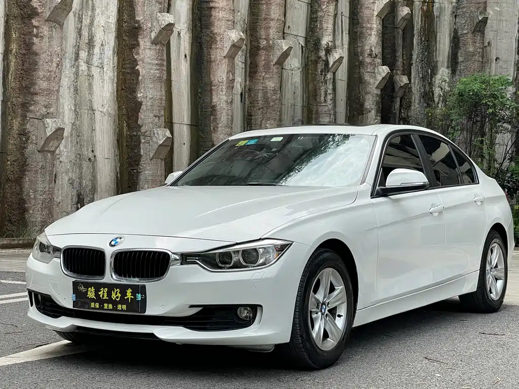 BMW 3 Series 2015 — фото 1