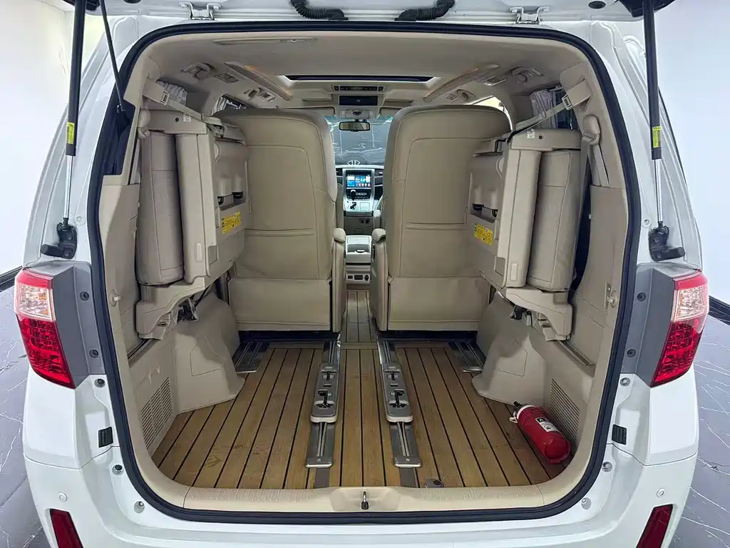 Toyota Alphard 2015 — фото 11