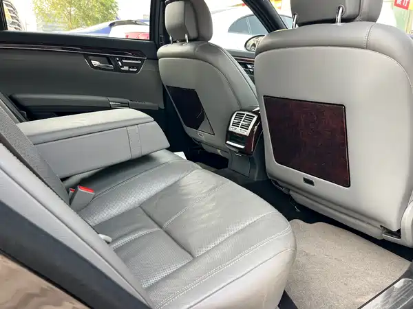 Mercedes-Benz S-Class 2004