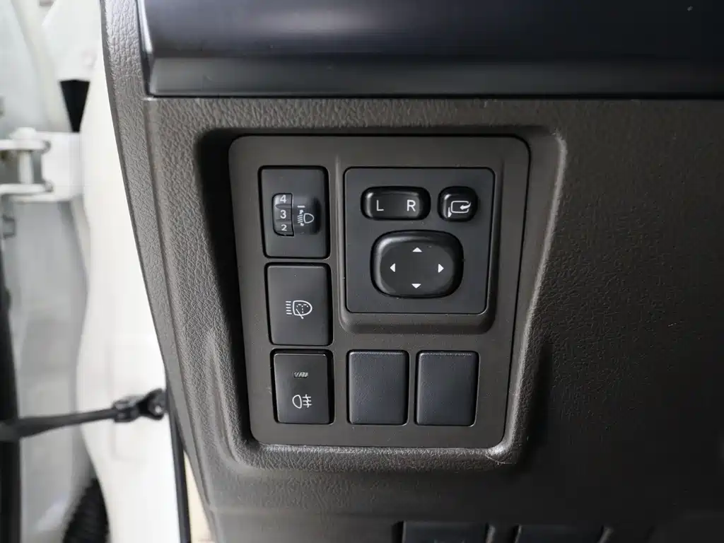 Toyota Prado 2013 — фото 15