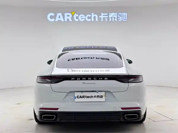 Porsche Panamera 2023