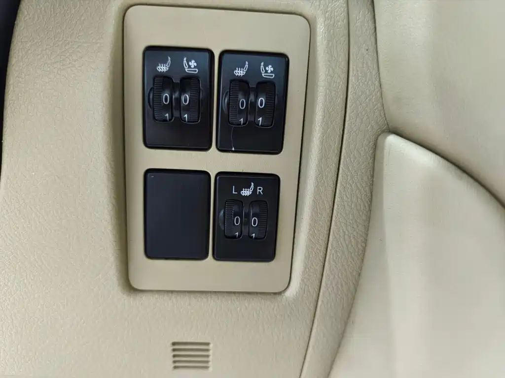 Toyota Land Cruiser 2019 — фото 14