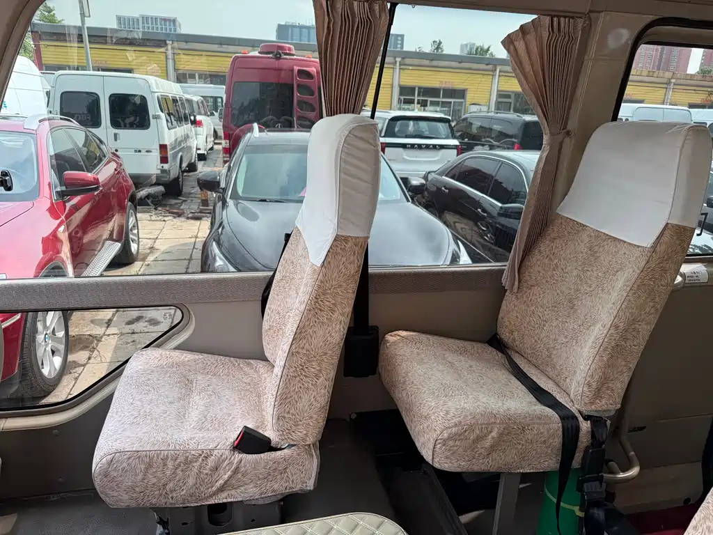 Toyota Coaster 2011 — фото 19