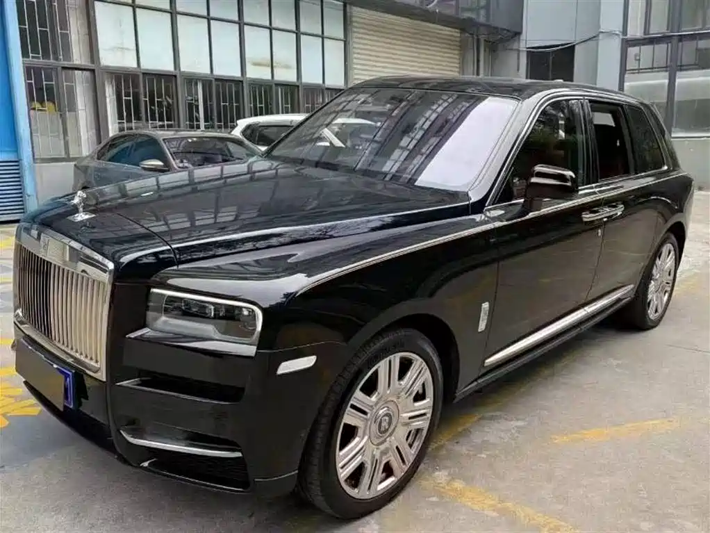 Rolls-Royce Cullinan 2022 — фото 1