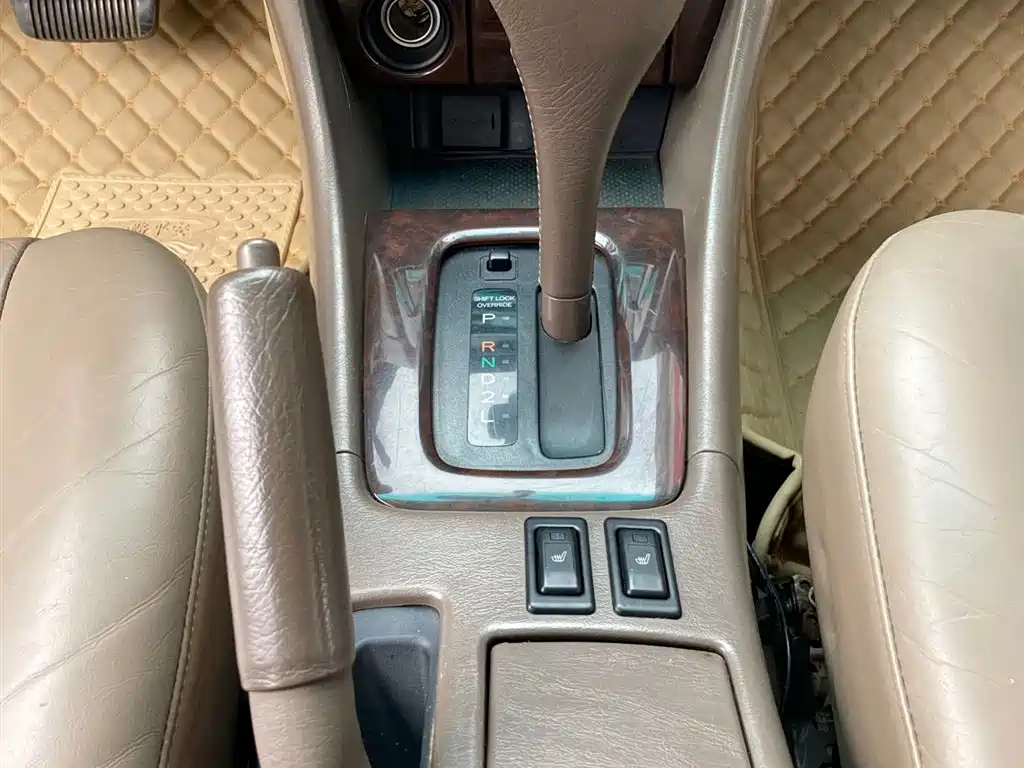 Toyota Camry 2001 — фото 11