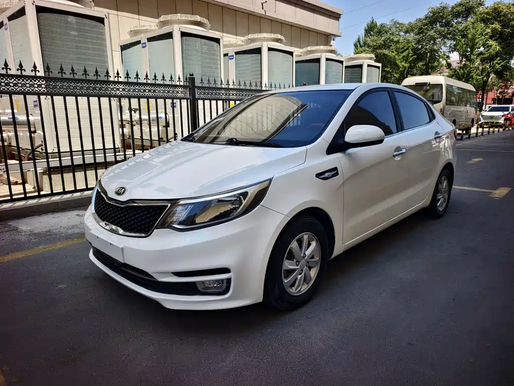Kia K2 2016 — фото 1