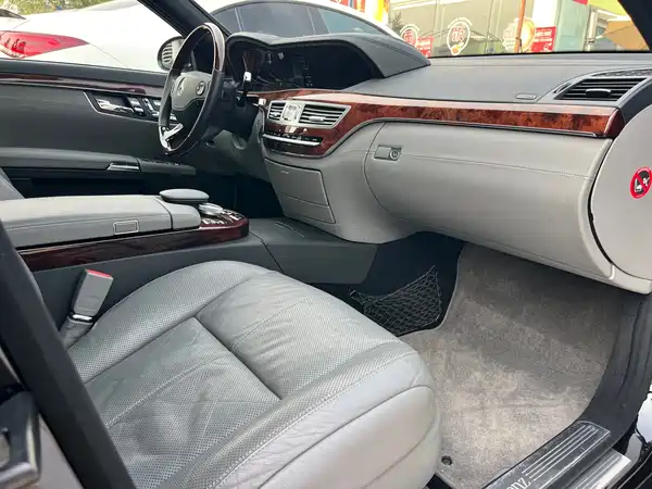 Mercedes-Benz S-Class 2004