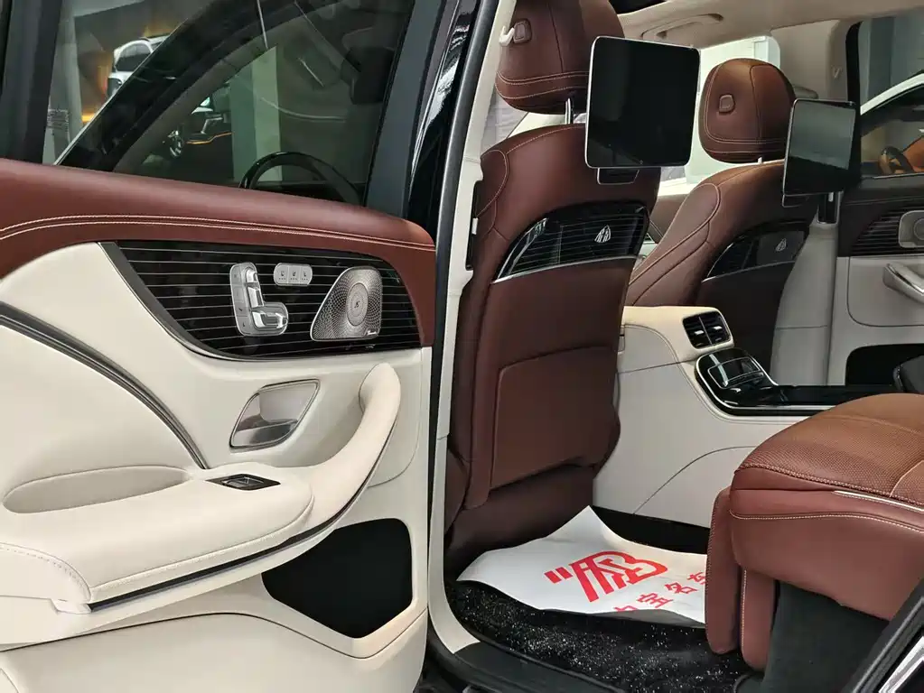 Mercedes-Benz GLS — фото 13