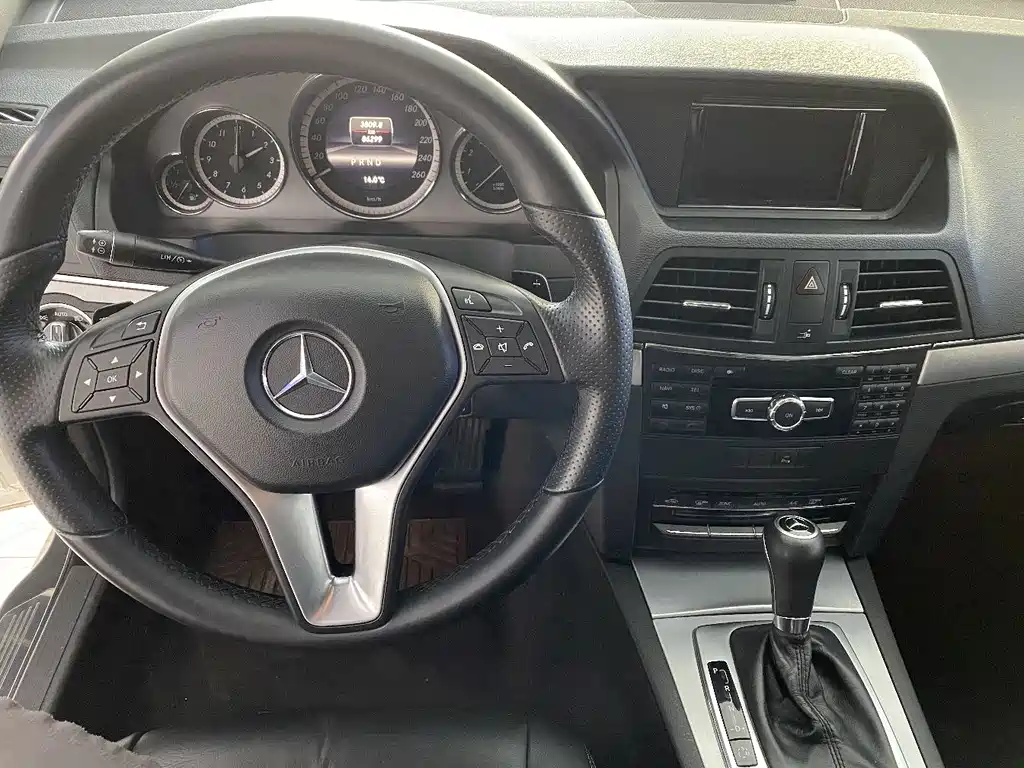 Mercedes-Benz E-Class 2013 — фото 9