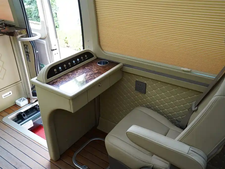 Toyota Coaster 2020 — фото 17