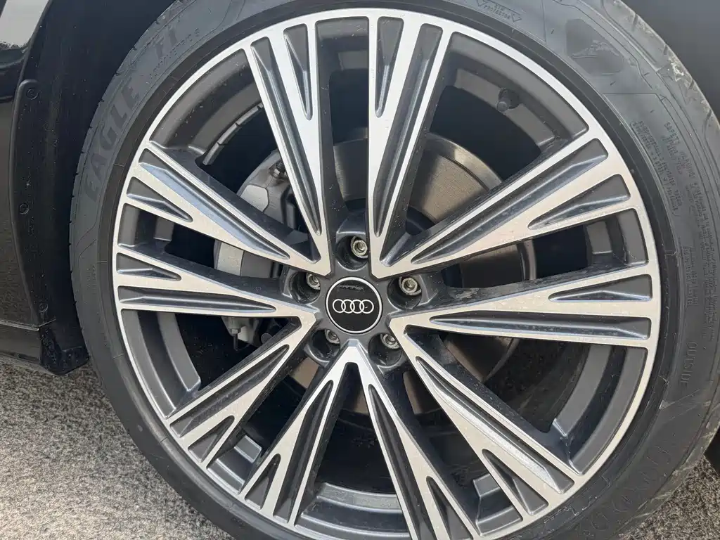 Audi A6L 2025 — фото 10