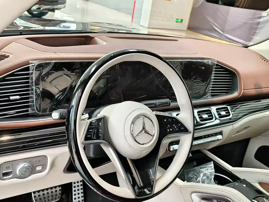 Mercedes-Benz GLS — фото 11