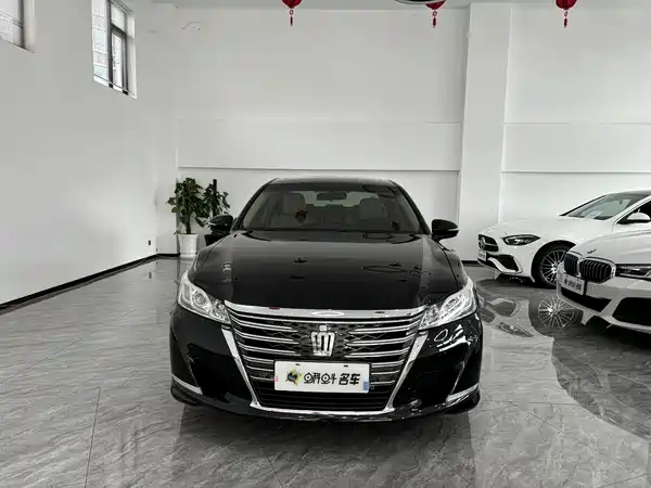 Toyota Crown 2015