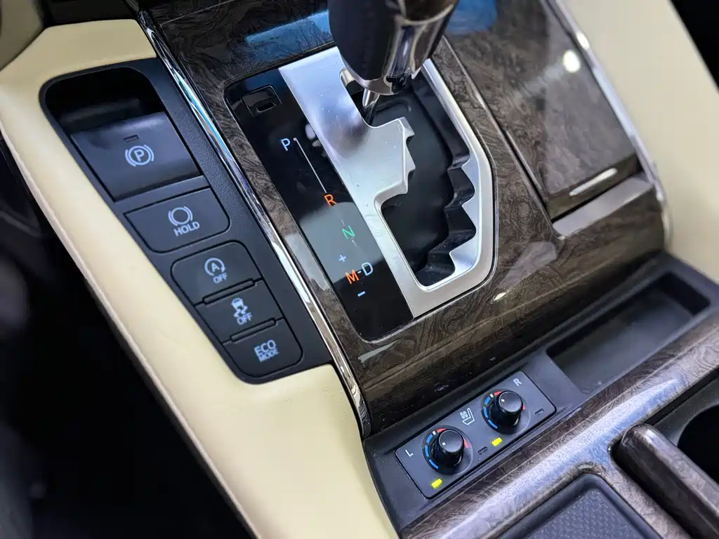 Toyota Alphard 2022 — фото 9