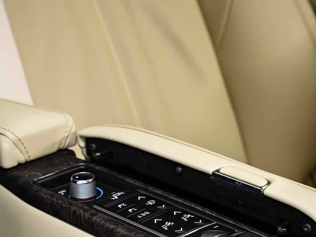 Toyota Vellfire 2021 — фото 16