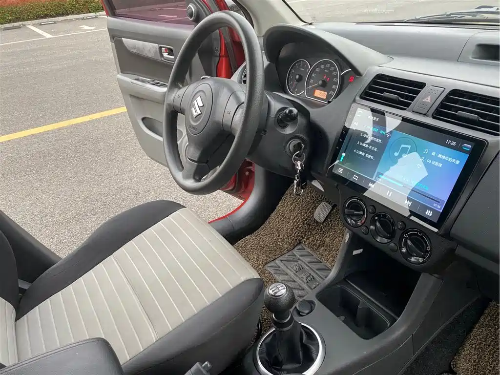 Suzuki Swift 2015 — фото 13