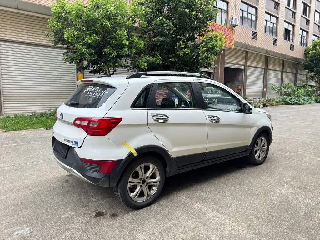 BAIC New Energy EX 2018 — фото 8