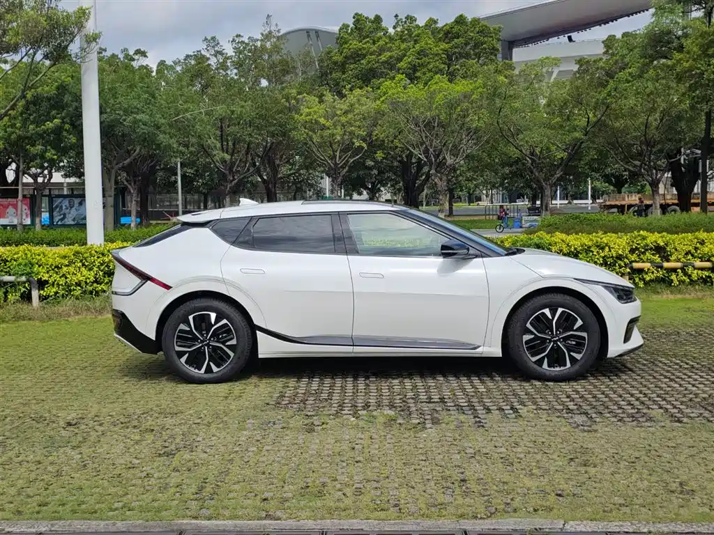 Kia EV6 2025 — фото 3