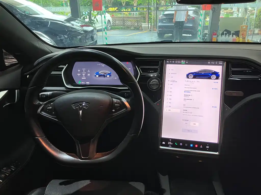 Tesla Model S 2017 — фото 11
