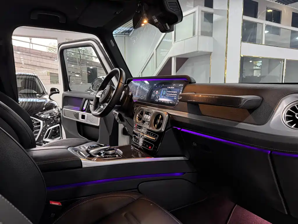 Mercedes-Benz G-Class 2023 — фото 11