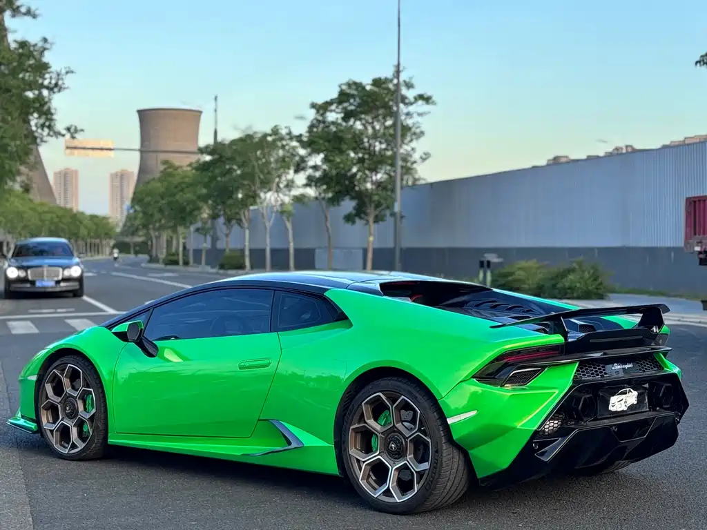 Lamborghini Huracán 2017 — фото 11