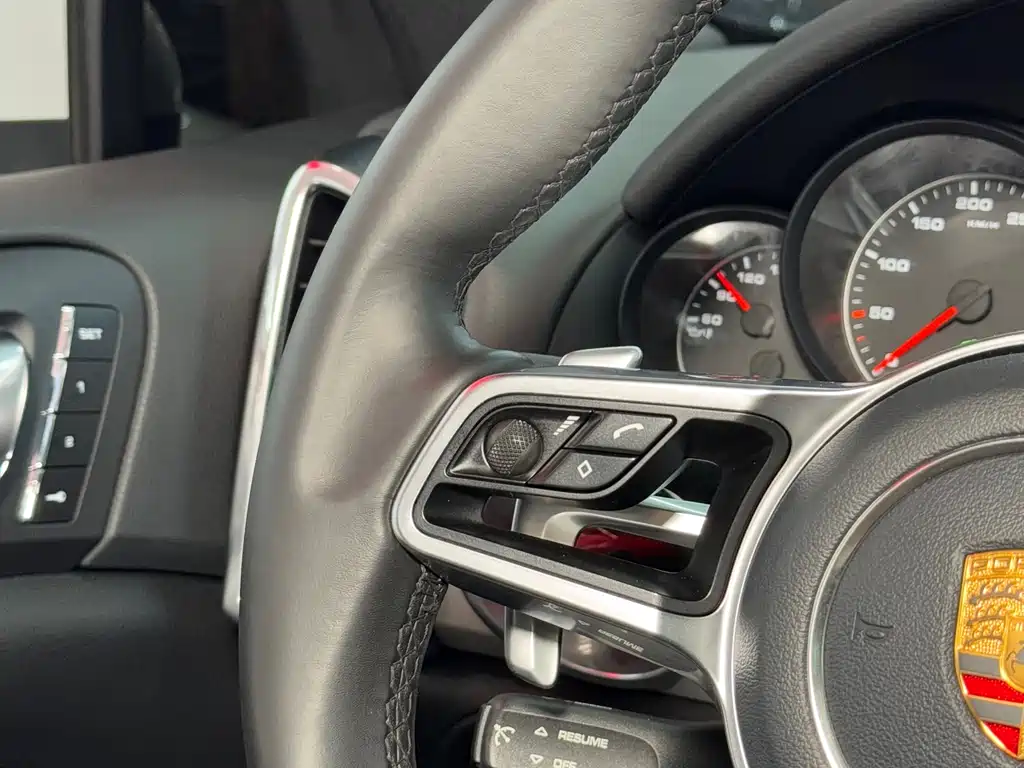 Porsche Cayenne 2015 — фото 29