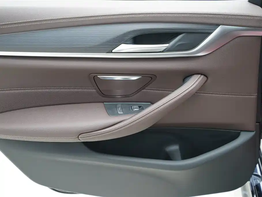 BMW 5 Series 2022 — фото 18