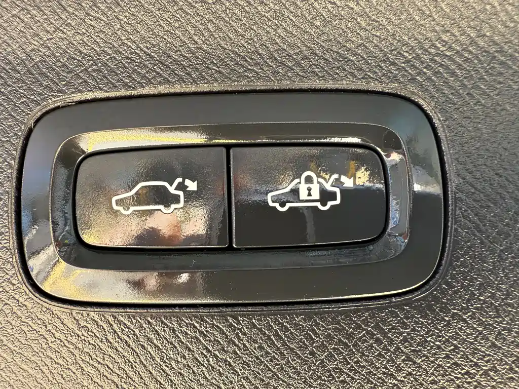 Volvo XC90 2020 — фото 15