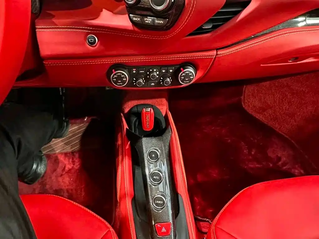 Ferrari 488 2018 — фото 11