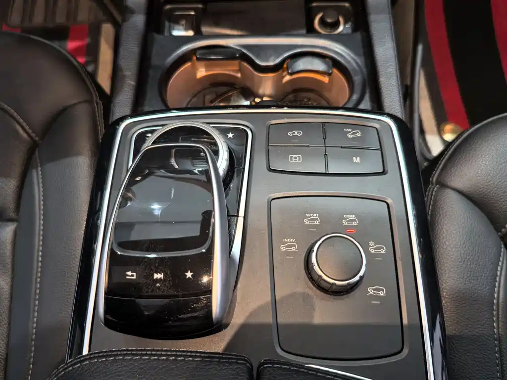 Mercedes-Benz GLE 2017 — фото 9