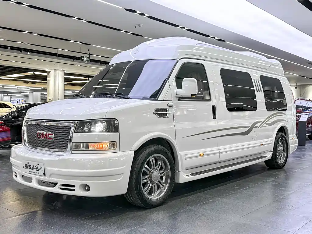 GMC Savana 2016 — фото 1