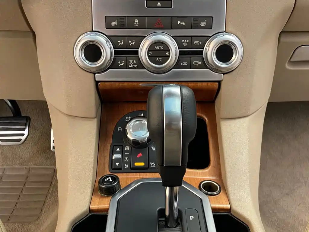 Land Rover Discovery 2012 — фото 14