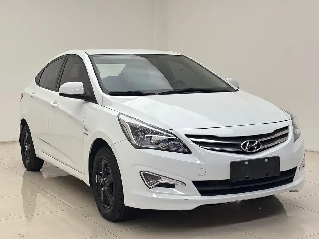 Hyundai Verna 2015 — фото 2