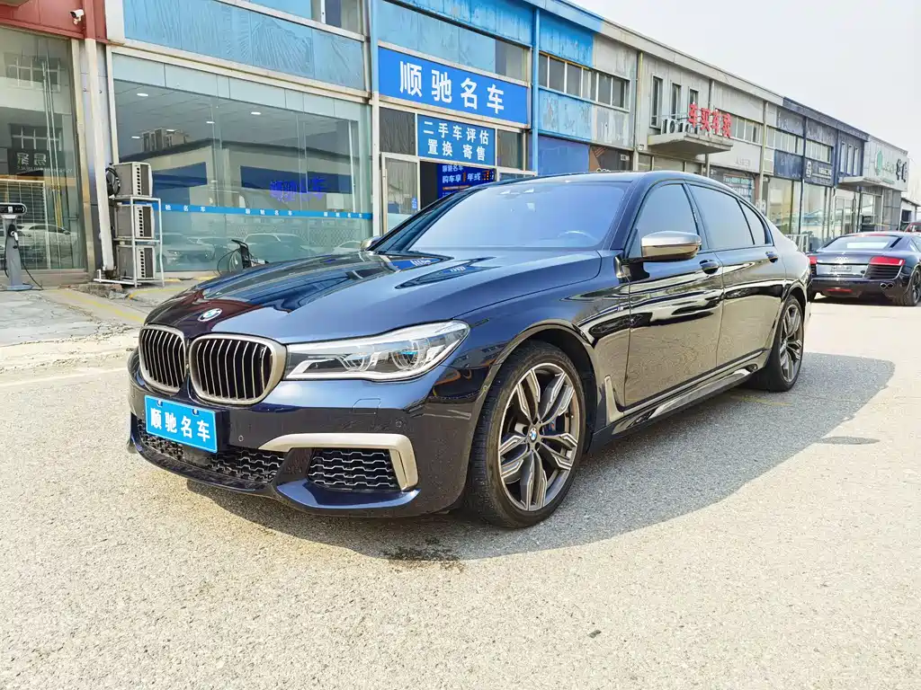 BMW 7 Series 2017 — фото 1