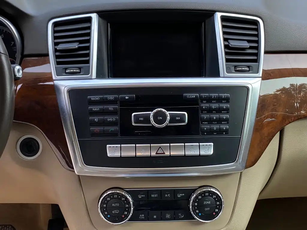 Mercedes-Benz M-Class 2013 — фото 14