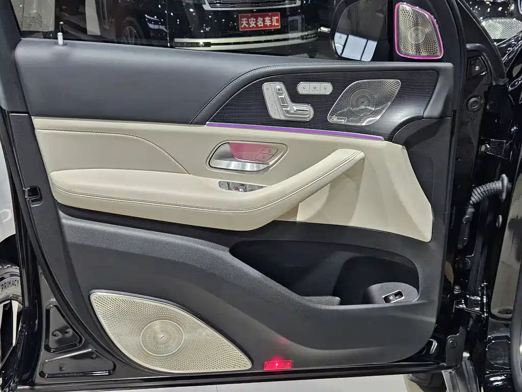 Mercedes-Benz GLS AMG 2024 — фото 8