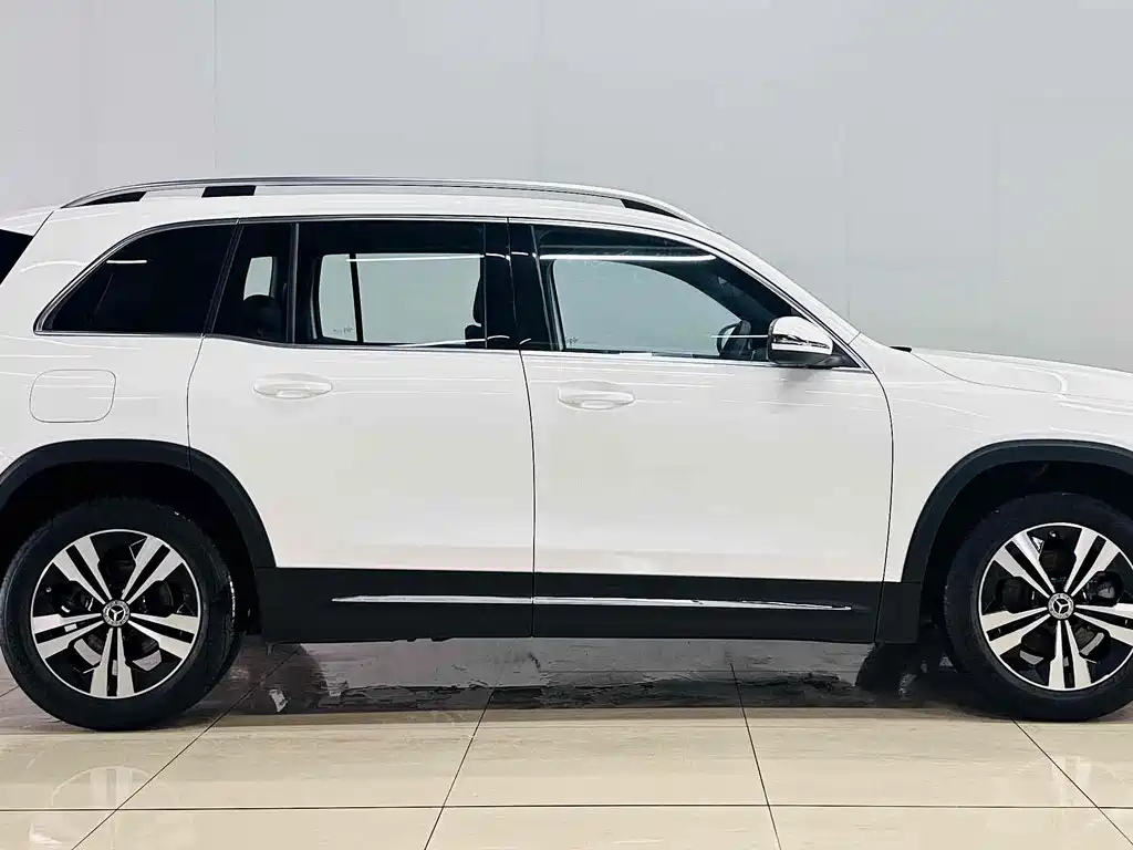 Mercedes-Benz GLB 2024 — фото 3