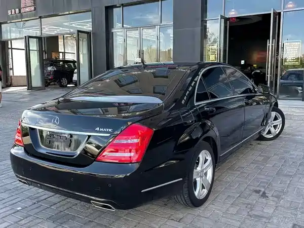 Mercedes-Benz S-Class 2010